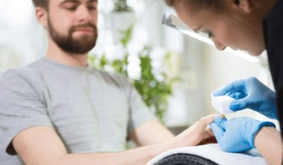 خدمات مانیکور مردانه سلامت دست‌هایتان را تضمین می‌کند