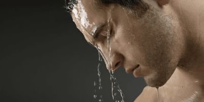 روتین شستشوی پوست صورت خود را فراموش نکنید