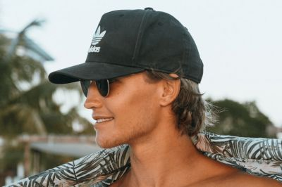 با زاویه سازی فک قدرت مردانه خود را به رخ بکشید